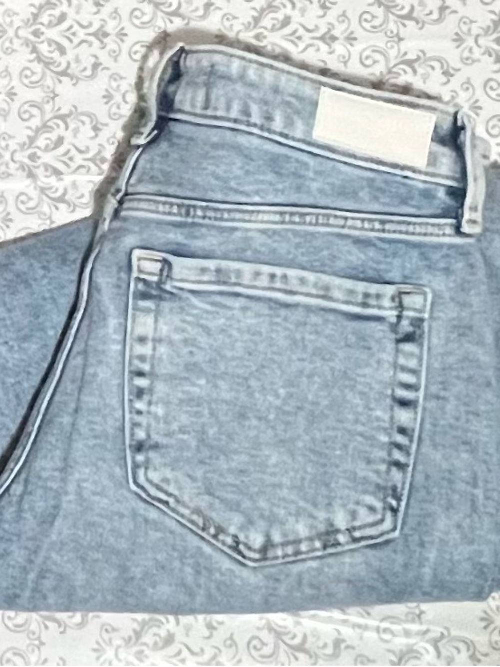 Hollister Ultra High-Rise Mom Jeans 27